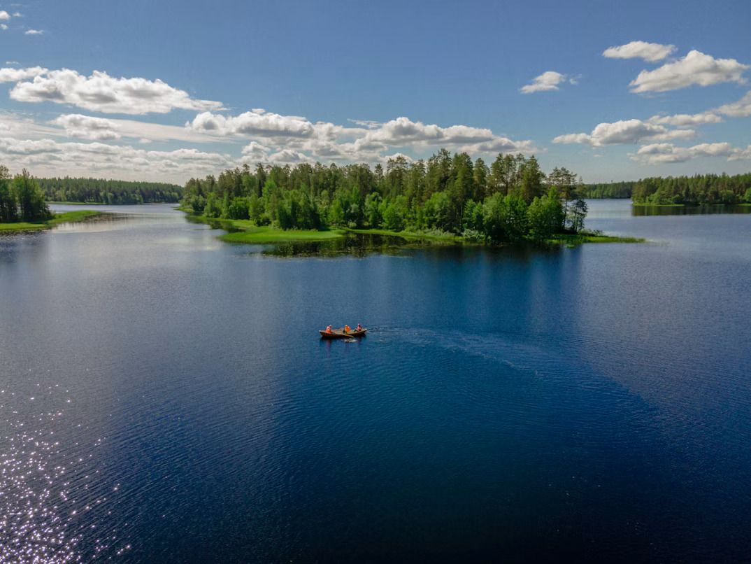 A boat in Lieksa, Finland.jpg