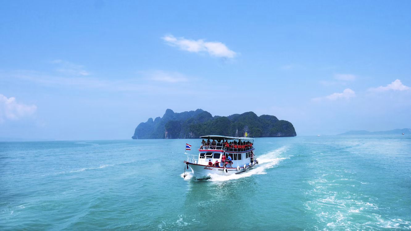 Boat cruise in Phang-nga.jpg
