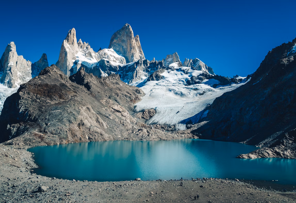 Monte Fitz Roy con cime innevate in Patagonia.