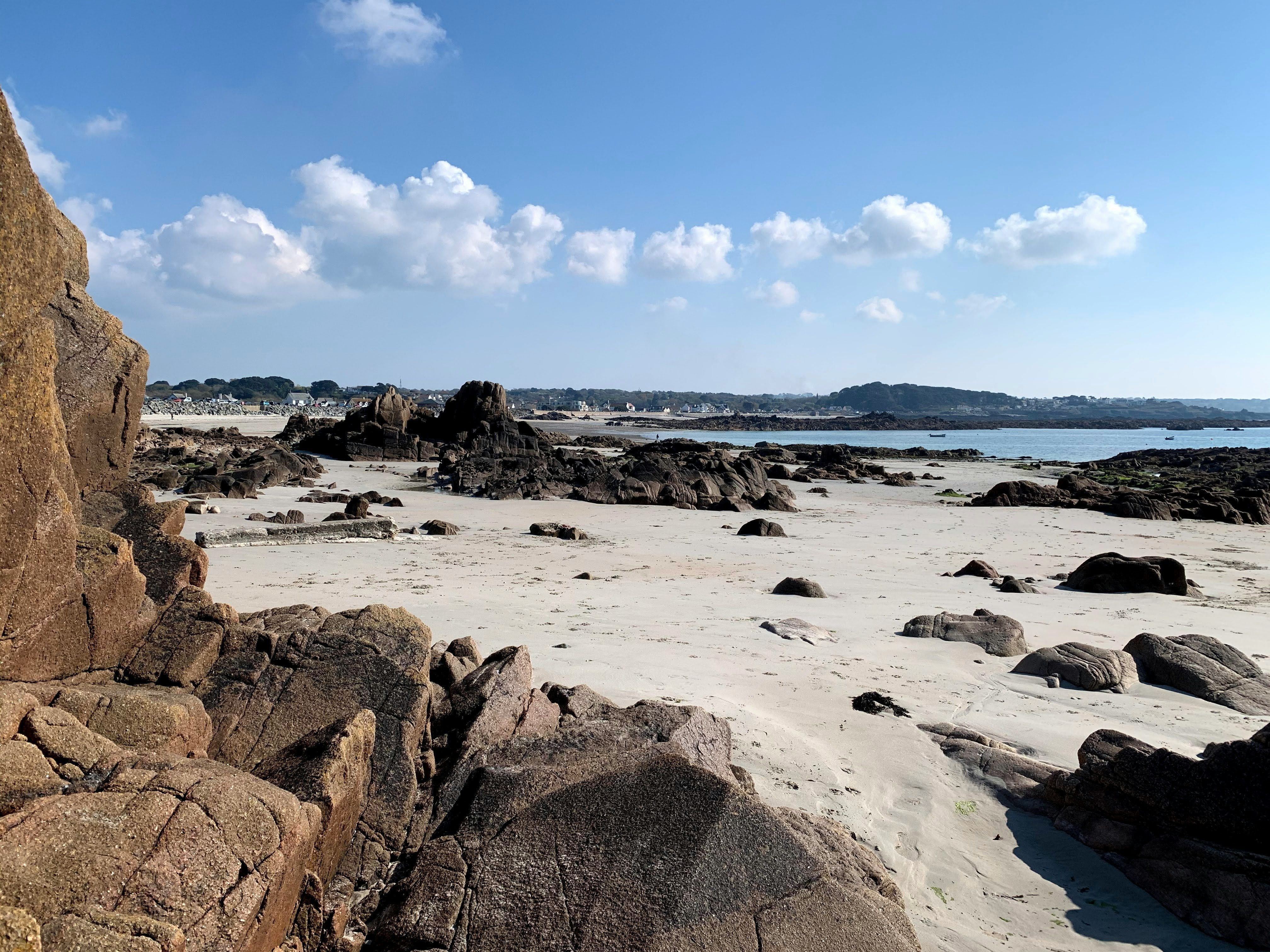 La plage de Grandes Rocques à Guernesey