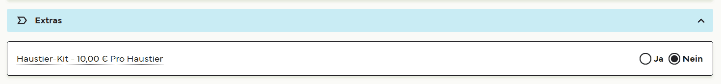 Ein Screenshot zeigt die Option, seiner Buchung ein Haustier-Kit für 10 Euro hinzuzufügen.