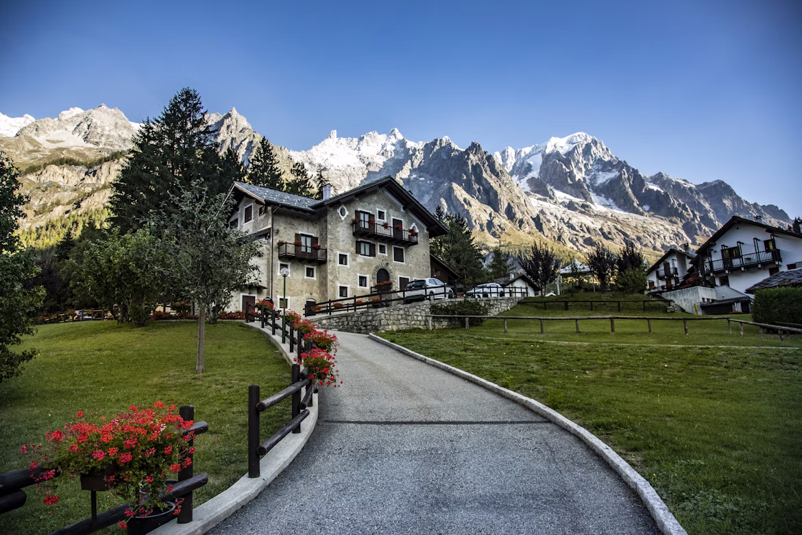 Italy, Courmayeur.avif