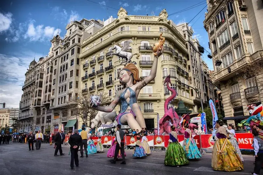 La sfilata delle Fallas a Valencia