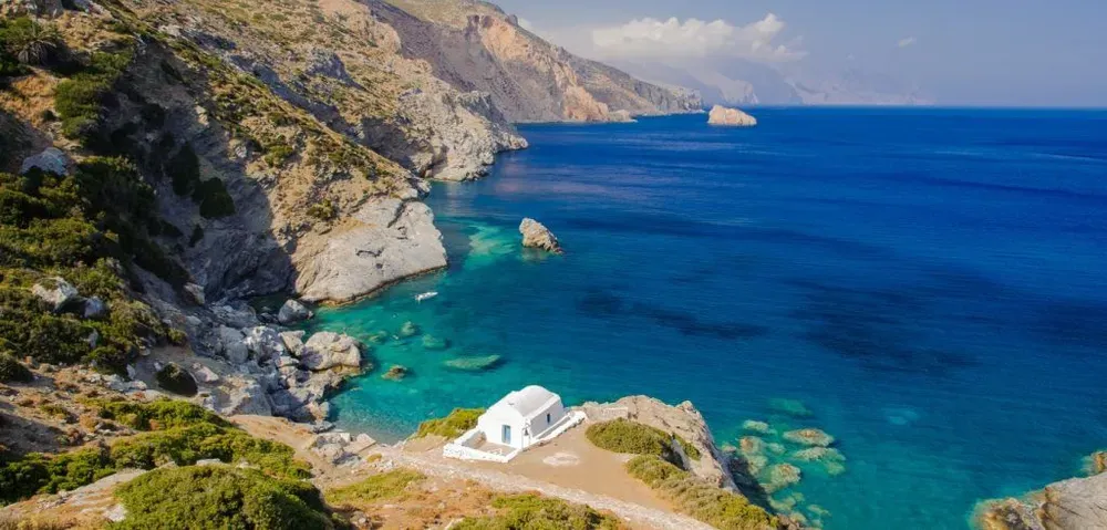 Rocky bay in Donoussa
