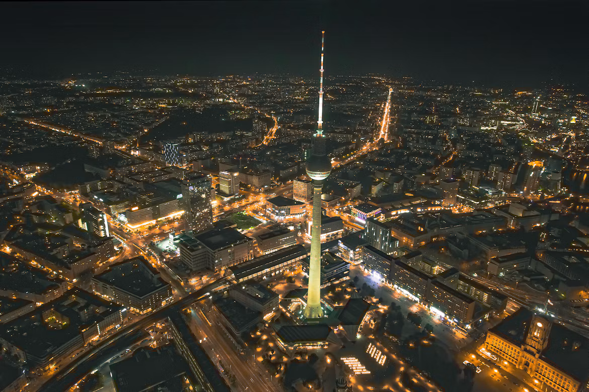 Veduta aerea di Berlino di notte