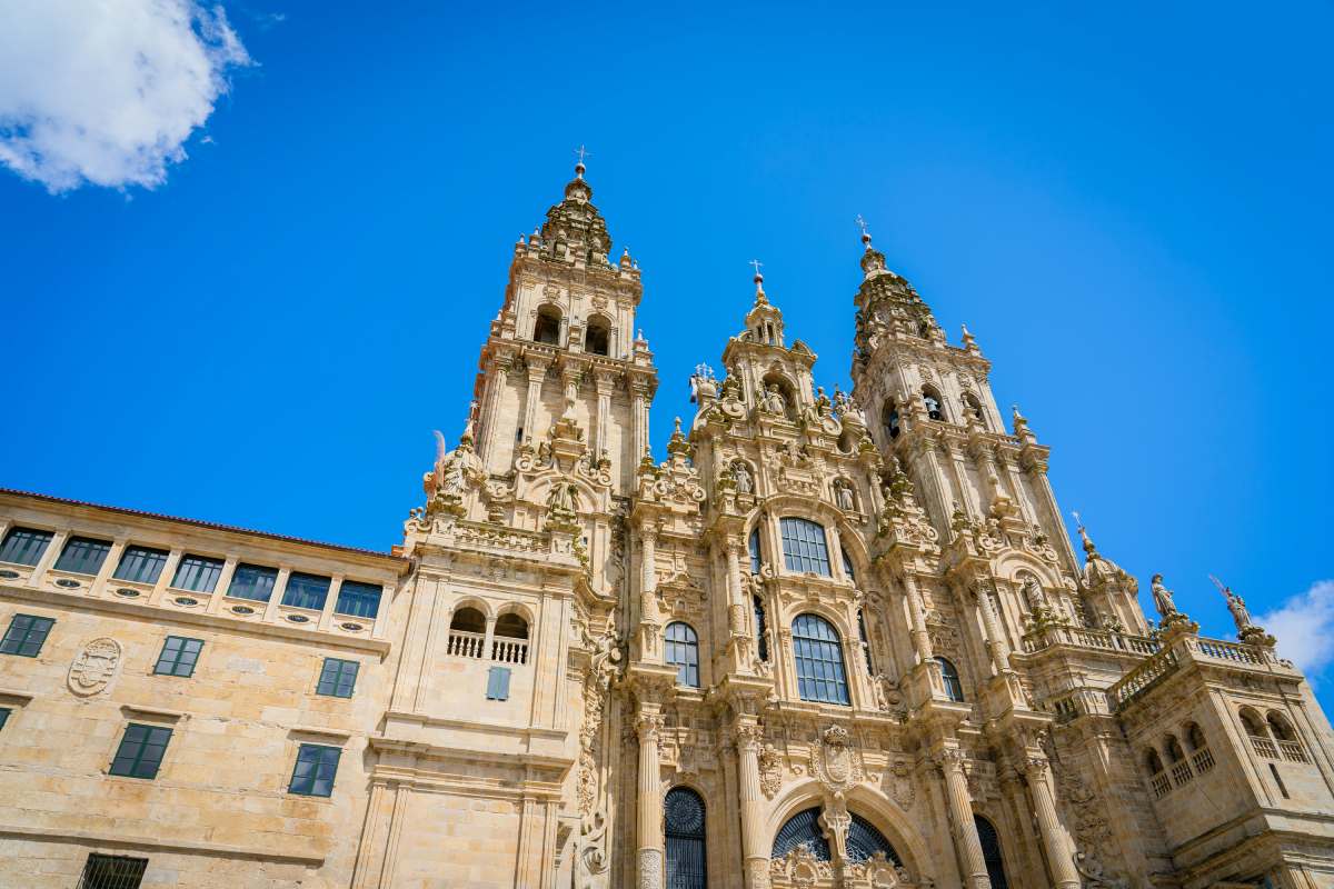 Fachada barroca de la Catedral de Santiago de Compostela, Galicia, final del Camino y parada cultural en la ruta.