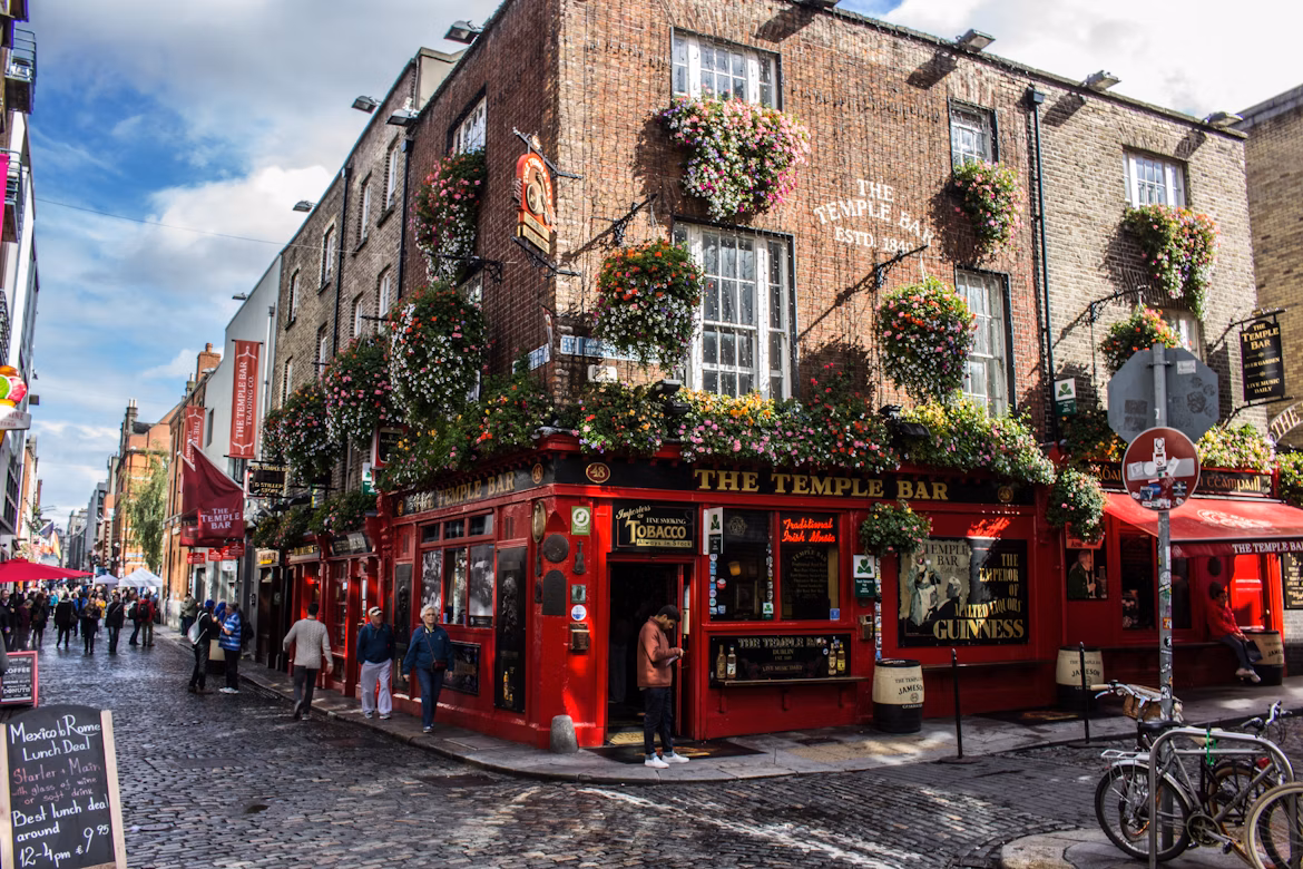 dublin temple bar.avif