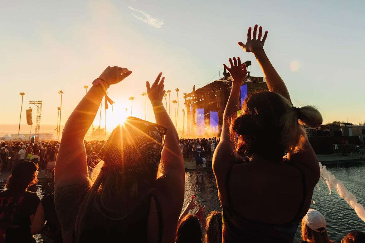 festival1.avif