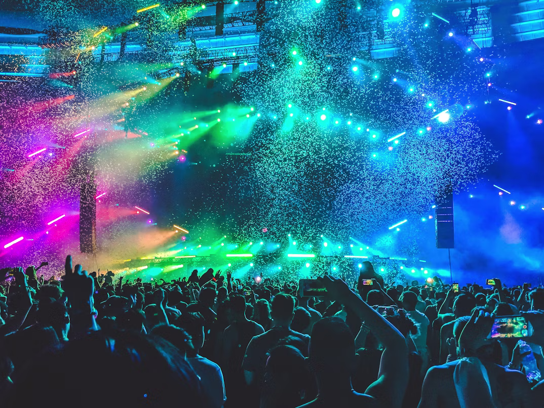 festival2.avif