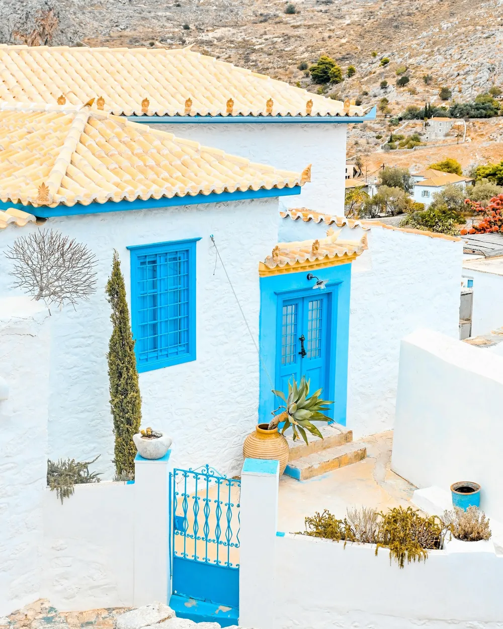 Tradizionali casette bianche dell'isola di Hydra.