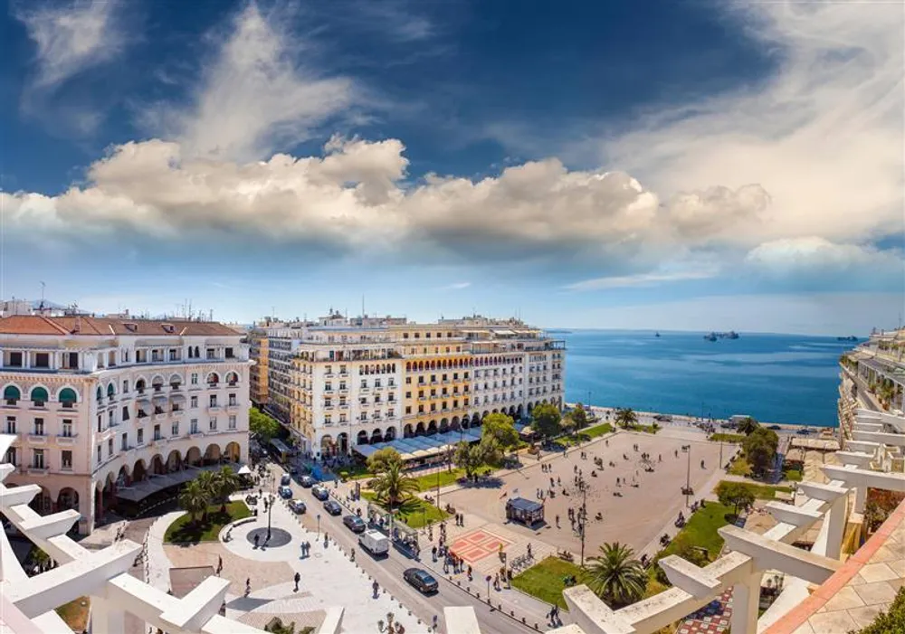 Panoramica di Piazza Aristotele, la piazza di Salonicco affacciata sul mare.