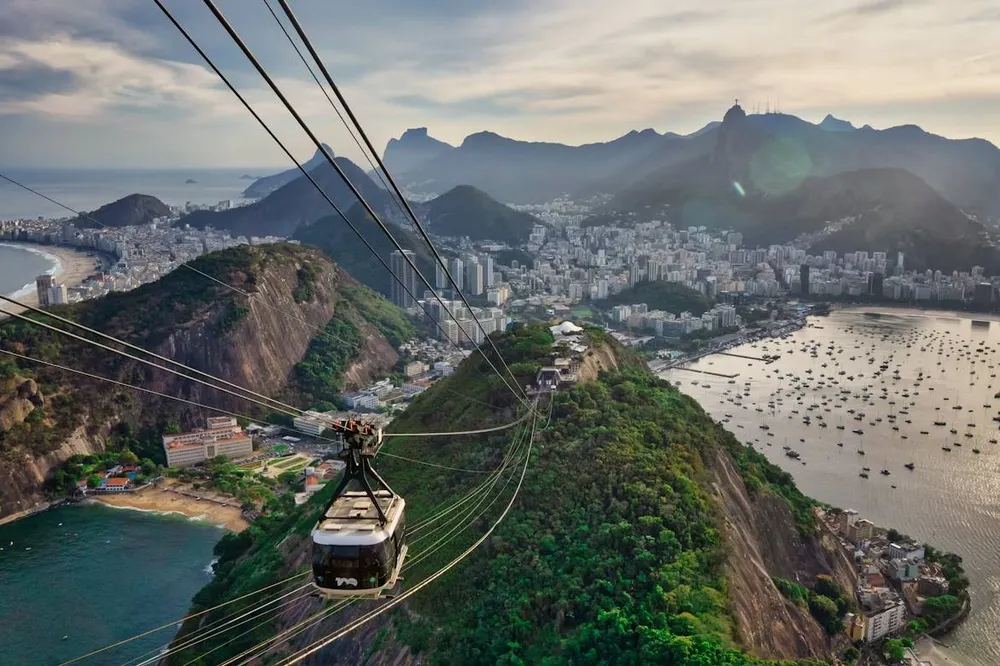 Teleférico del Pan de Azúcar con vistas a Río de Janeiro y la bahía de Guanabara
