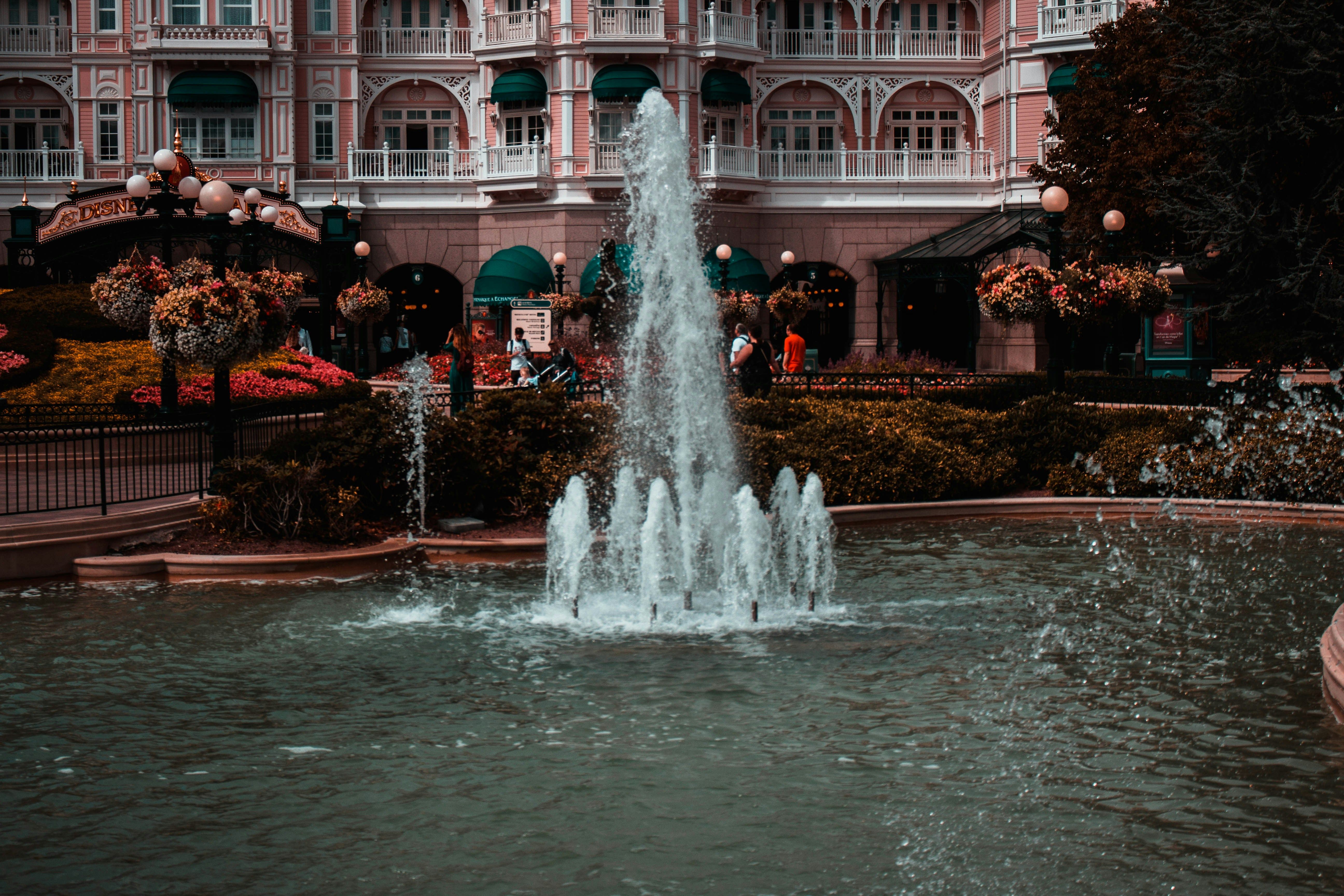 marcel-strauss-fdJOe09-Vck-unsplash (1).jpg