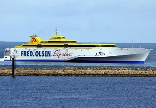 fred olsen express benchijigua express 1