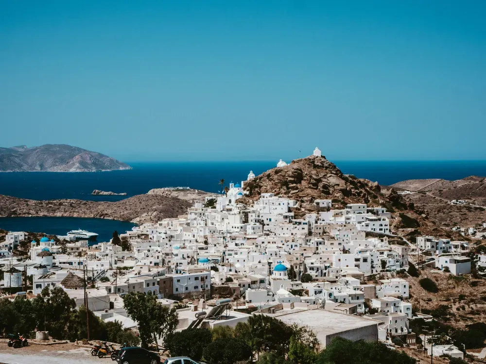 whitewashed town of Ios
